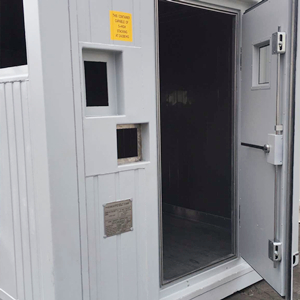 EMC shielded door for cabinet